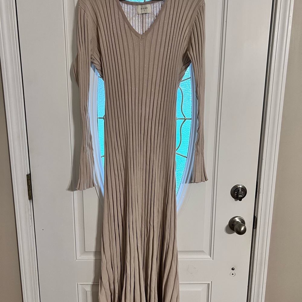 DISSH Elegant Beige Ribbed Knit Dress